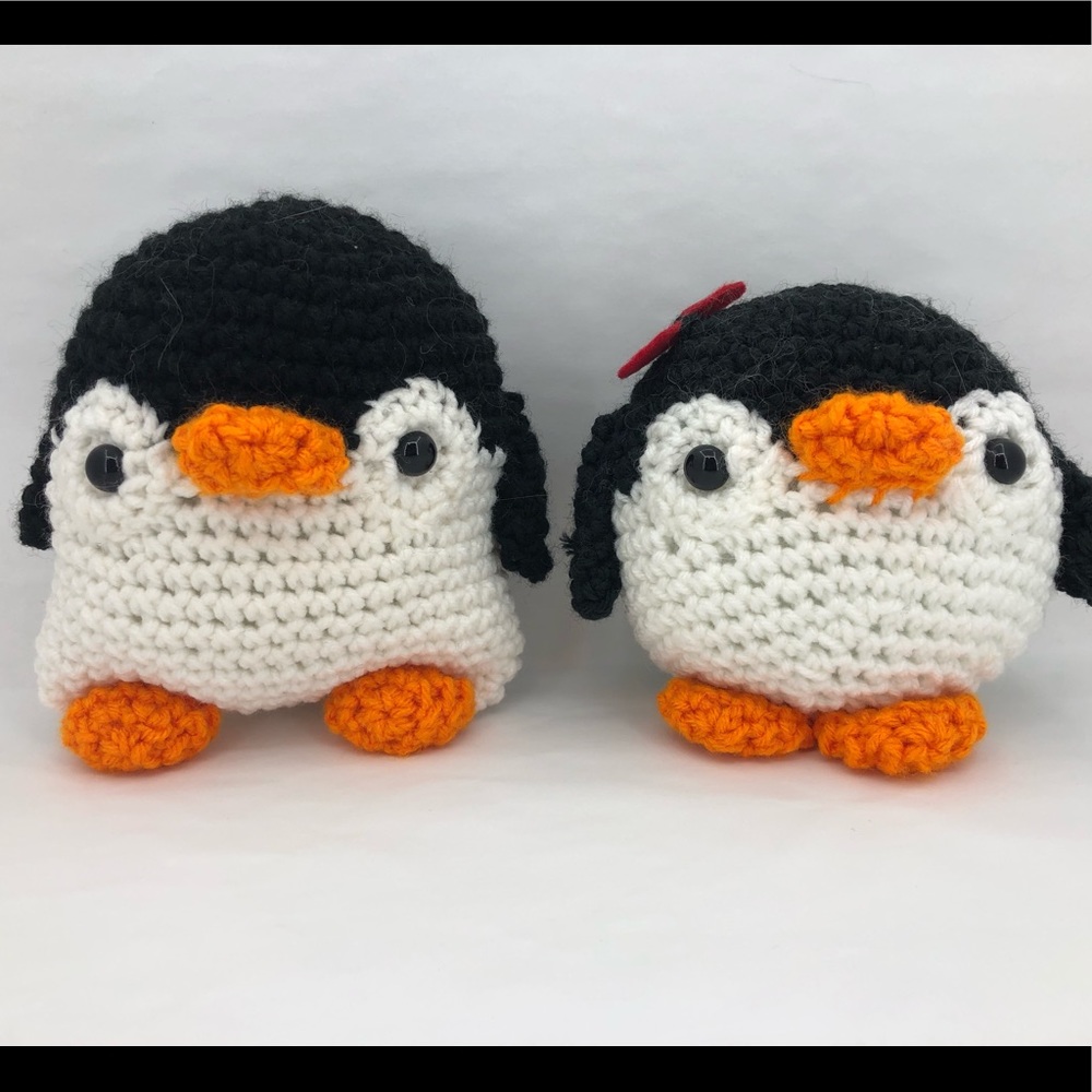 💕 FREE SHIPPING-Hand Crocheted Pair of Penguins